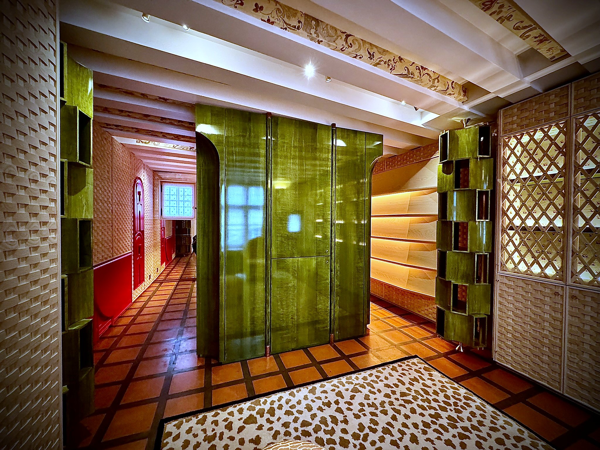 Cabinet de Lecture — hall vert et vannerie